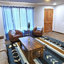 3Bd, King, Brkfst, Large TVs, WD, Sleeps 11, BBQ, hotel i Page