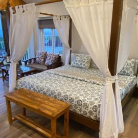 Viesnīca Eshi Resorts and Restaurant - Bhimashankars Jungle Luxury Resort pilsētā Taleghar