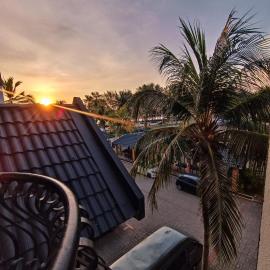 Golden Straits Villas Beach Resort - Ricco Ruby Homestay