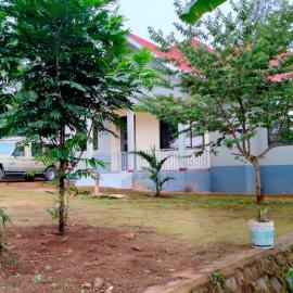 Shio homestay, hotelli kohteessa Uru