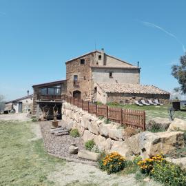 Masia Manonelles โรงแรมในBiosca