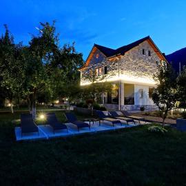 Plis Bujtina - Guesthouse