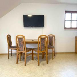 STA1067 Moderne Monteurwohnung mit Balkon, hotel in Stamsried