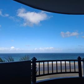 Beachfront - Sunrise Views