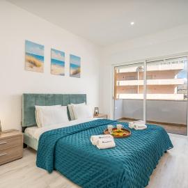 HostWise – Seaside Escape with Balcony, hotel v destinaci Silves