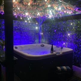 Tower Suites - HOT TUB sleeps 14