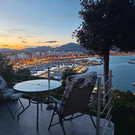 The sea-cave house, hotel u gradu 'Puerto de Mazarrón'
