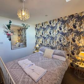 Sea-side Stay!: Ramsgate şehrinde bir otel