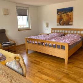 Ferienzimmer Oelhaf Zimmer in Weiss Self Check-In mit Key-Tresore