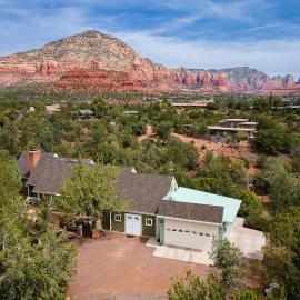 Sedona Hilltop Retreat Deck with Red Rock Views