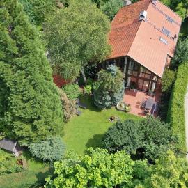 Villa Kunterbunt - Entspannung pur, Hotel in Windach