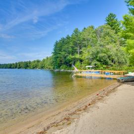 'The Acres' Panther Pond Cabin w/ Beach & Dock!, hotel in Raymond