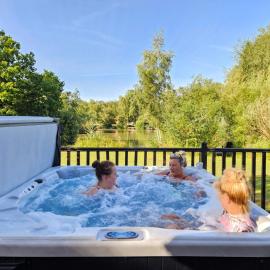 Bunting Lodge, 21 Duck Lake, hotel a Tattershall