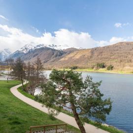 Duplex rénové 6 pers avec vue sur lac à Loudenvielle - FR-1-695-72, hotel in Loudenvielle