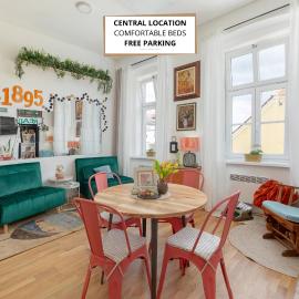 Casa 1895 , Boutique Stay in a Historic Townhouse near the Beer Fountain, hotel v mestu Žalec