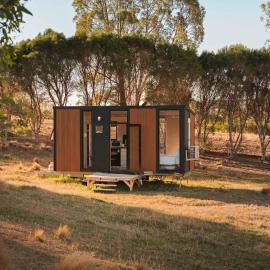 Rowsley Valley Tiny House 1 by Tiny Away, хотел в Ingliston