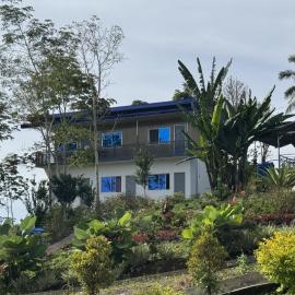 Helens Mountain Resort, hotell i Binungan