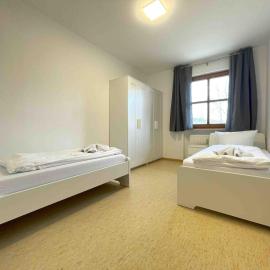STA1043 gut geschnittene Monteurwohnung mit Balkon