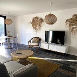 Tout confort centre de Saint Florent avec jardin
