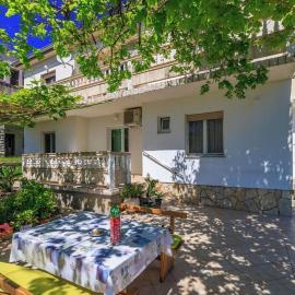 Apartments by the sea Banjol, Rab - 23095