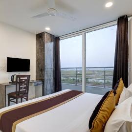 Mauryan Signature hotel with Airport View، فندق في نيودلهي