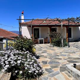 Koeni House, hotelli Argalastissa
