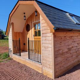 Cosy Countryside Cabin - Sleeps 2 Parking & Farm, хотел в Laurencekirk