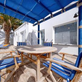 L Azdora La Concha Luxury House-shared pool