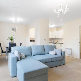 Memorable and spacious 2 bed apartment, hotel in Barking