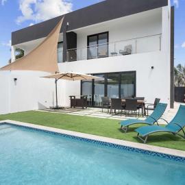 CM01A - Private Villa with pool - 5min from Eagle Beach - 3BR house, Hotel in Ponton