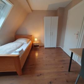 Helles, ruhiges Privatzimmer an der Uniklinik Mainz, hotel in Mainz