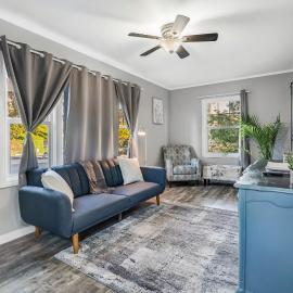 1920's Remodeled Cottage in the Heart of Little Italy