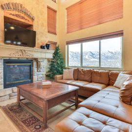 Eden Townhome w/ Mtn View + Shuttle to Powder Mtn!, hotel di Eden