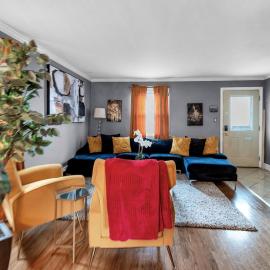 Cozy Stay in Edison NJ Near EWR-Train NYC-2 Queen Beds & Parking Bonus Sofa Bed