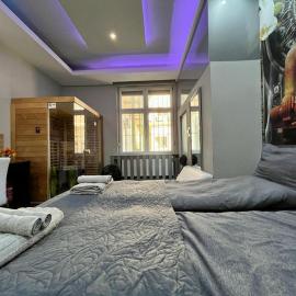 JohnGold Wellness Room، فندق في ديبريتْسين