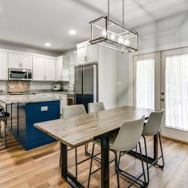 Walk to Beach & Harbor: Dtwn Pass Christian Home