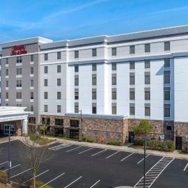 Hampton Inn & Suites Raleigh-Durham Airport-Brier Creek, hotel v destinaci Lynn Crossroads