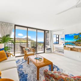 Island condo with beach access & lanai, hotel en Honolulu