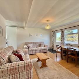 The Look Out, A 2 Bedroom Chalet with Allocated Parking, hotel in Dartmouth