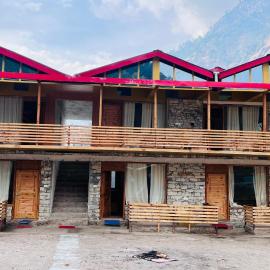 Cherry 's Cottage, hotel i Kasol