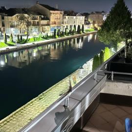 Riverside Apartment, hotelli kohteessa Struga