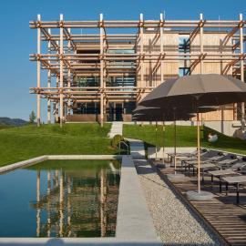 Hotel BERGEBLICK، فندق في باد تولز