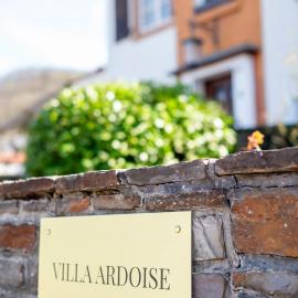 Villa Ardoise direkt an der Mosel zwischen Cochem und Koblenz, hotelli kohteessa Brodenbach