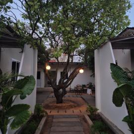 Zomad Hostels Pondicherry, Auroville Road, hotel i Auroville