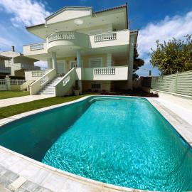 Seaside & Pool Apartments