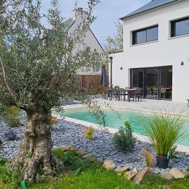 La Villa Magnolia Beachfront with pool, hotel a Binic
