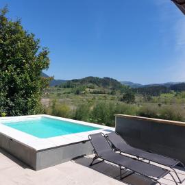 Apartamento en pleno corazón de Urdaibai con piscina y muy cerca de las playas, hotelli kohteessa Elejalde