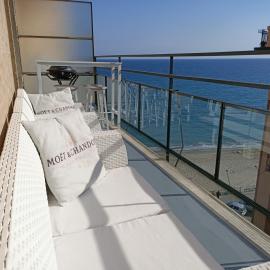 Casa di Noemi - Seafront with parking, hotel v destinácii Savona