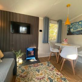 Tranquil Caravan Retreat by the Seaside PortSeton, hotel in Prestonpans