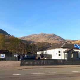 Leven and Linnhe Apartments, West Highland Way Holidays, hotel in Kinlochleven